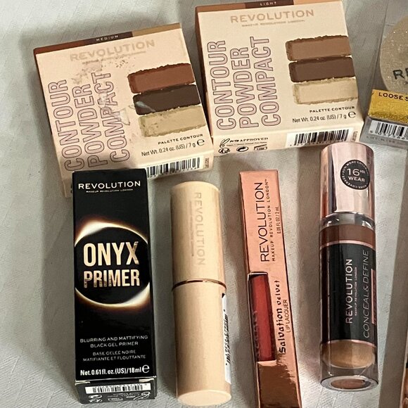Revolution Makeup Lot Of 10 Concealers Blush Contour Powder Primer Lip & More - Picture 2 of 3